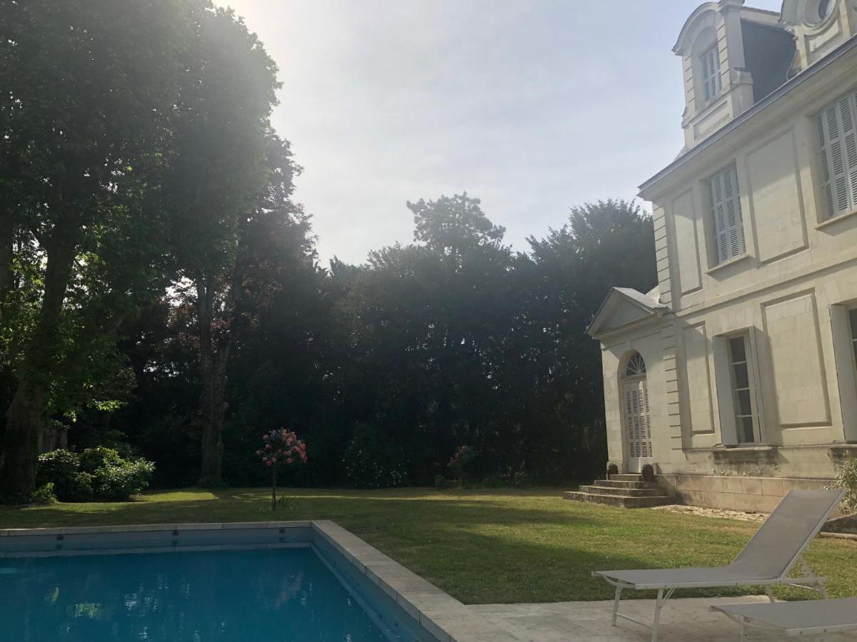 La Grande Carree Bed & Breakfast Saint-Cyr-sur-Loire Exterior photo