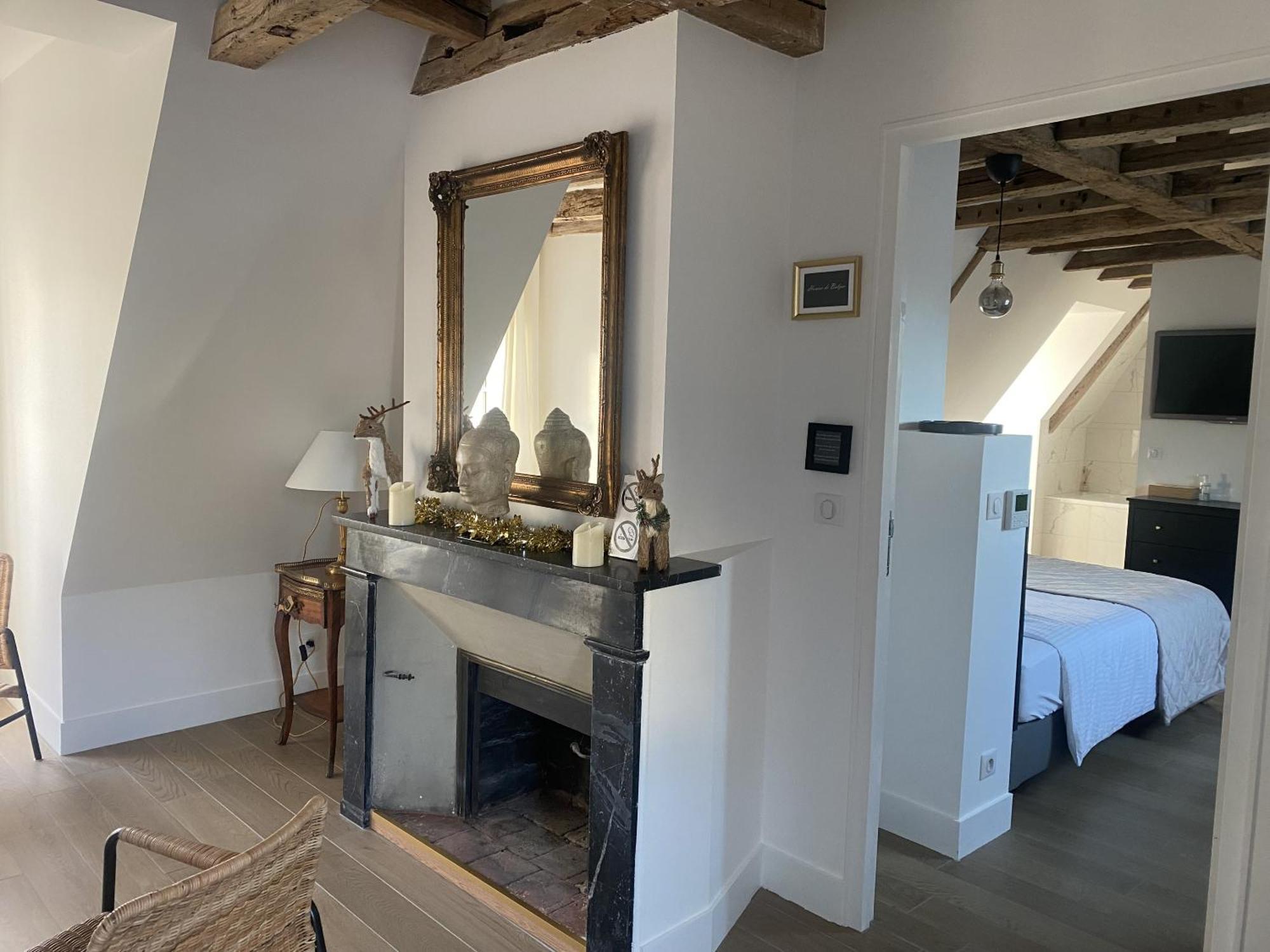 La Grande Carree Bed & Breakfast Saint-Cyr-sur-Loire Exterior photo