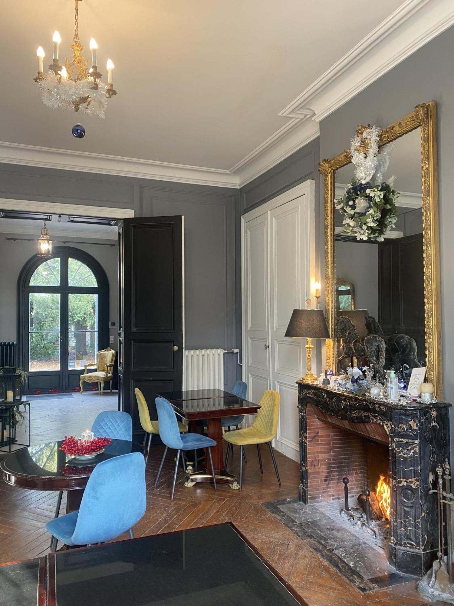 La Grande Carree Bed & Breakfast Saint-Cyr-sur-Loire Exterior photo